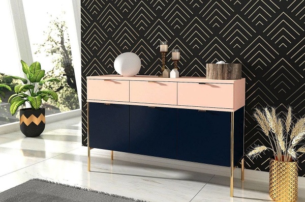 komoda w stylu glamour w salonie